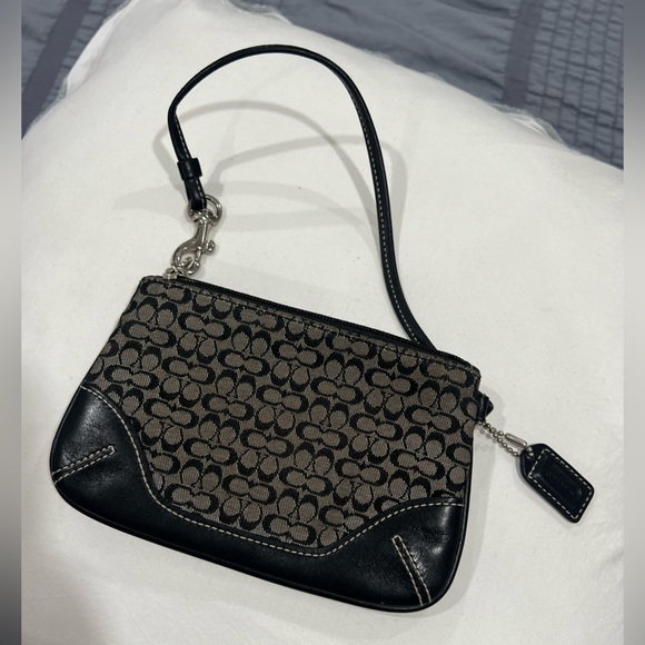 Vintage Coach Wristlet EUC - Picture 3 of 3